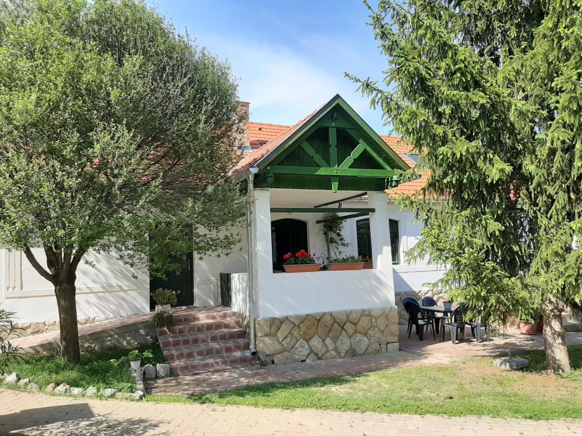 Natura Panzio&Apartmanhaz Orfű Buitenkant foto