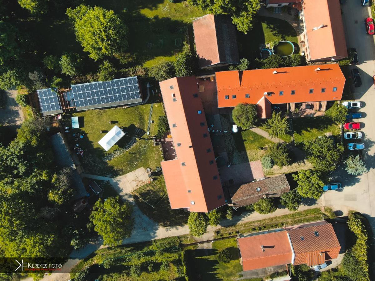 Natura Panzio&Apartmanhaz Orfű Buitenkant foto