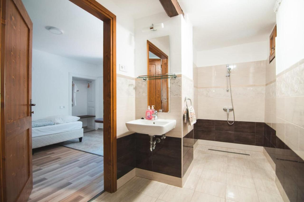 Natura Panzio&Apartmanhaz Orfű Buitenkant foto